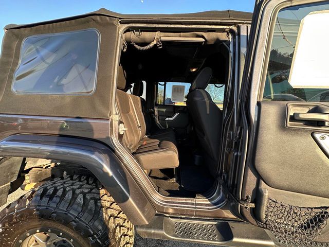 2016 Jeep Wrangler Unlimited 4WD 4dr Sahara - 22978230 - 16