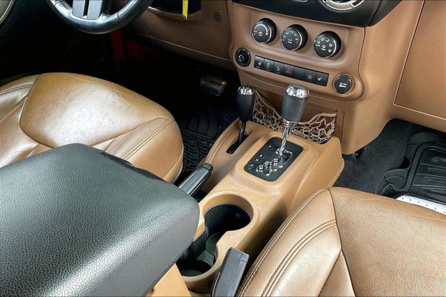 2016 Jeep Wrangler Unlimited 4WD 4dr Sahara - 23028032 - 28