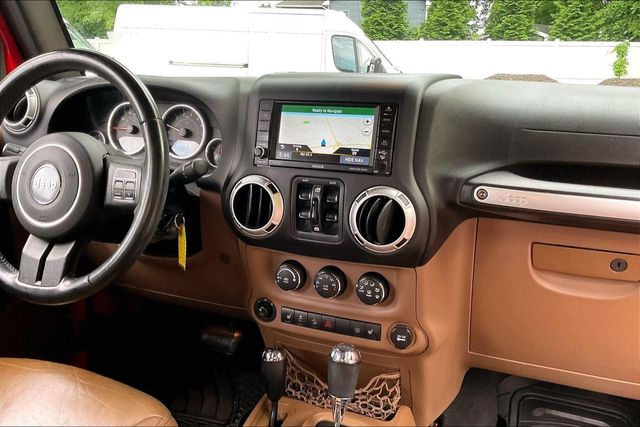 2016 Jeep Wrangler Unlimited 4WD 4dr Sahara - 23028032 - 29