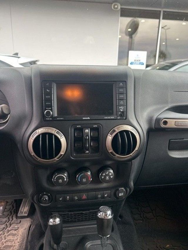 2016 Jeep Wrangler Unlimited 4WD 4dr Sahara - 23007234 - 10