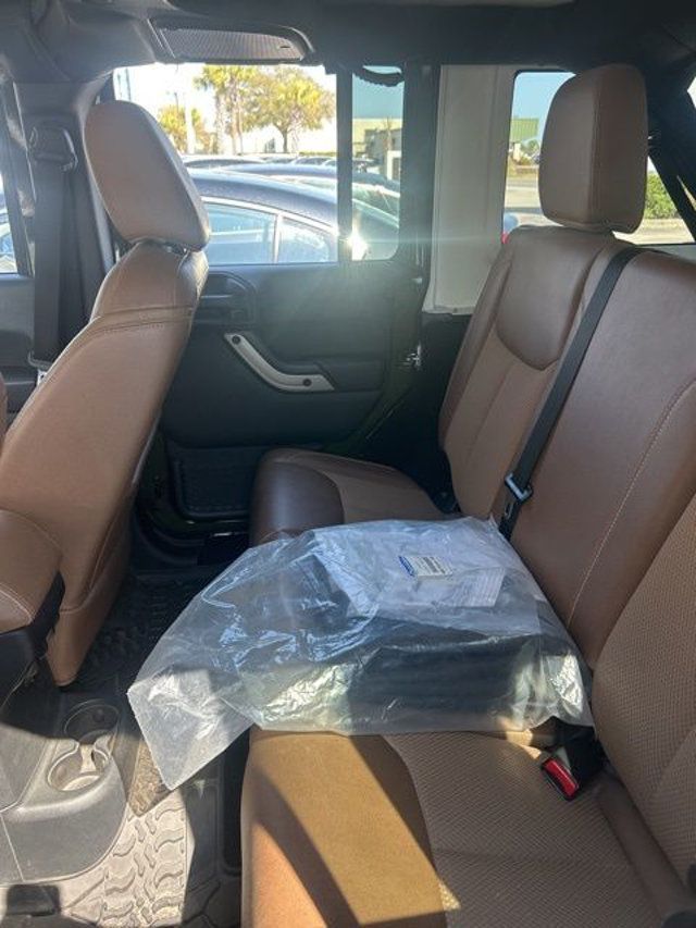 2016 Jeep Wrangler Unlimited 4WD 4dr Sahara - 23007234 - 18