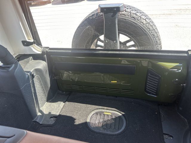 2016 Jeep Wrangler Unlimited 4WD 4dr Sahara - 23007234 - 21