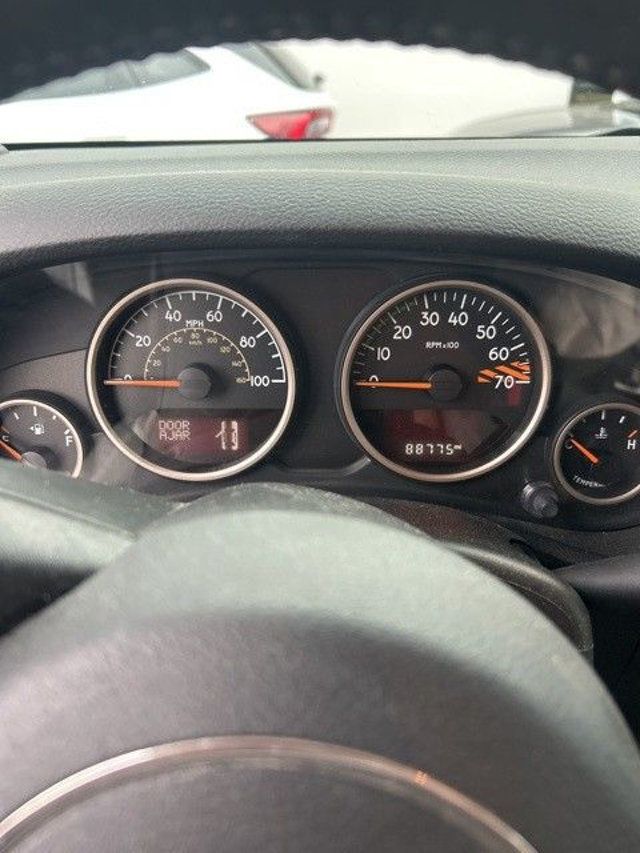 2016 Jeep Wrangler Unlimited 4WD 4dr Sahara - 23007234 - 7