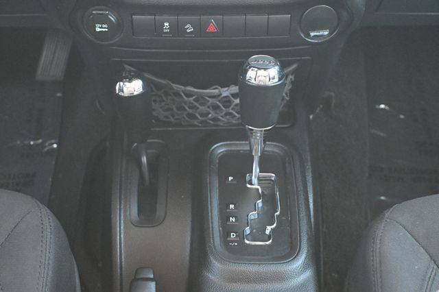 2016 Jeep Wrangler Unlimited 4WD 4dr Sport - 22985237 - 10