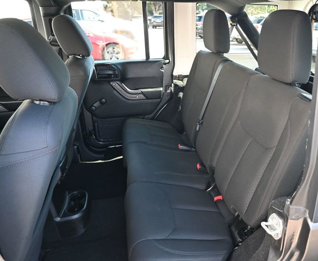 2016 Jeep Wrangler Unlimited 4WD 4dr Sport - 22985237 - 12