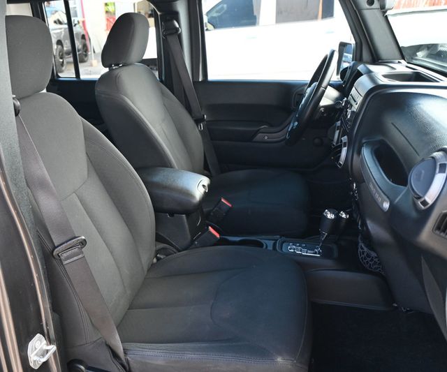 2016 Jeep Wrangler Unlimited 4WD 4dr Sport - 22985237 - 13