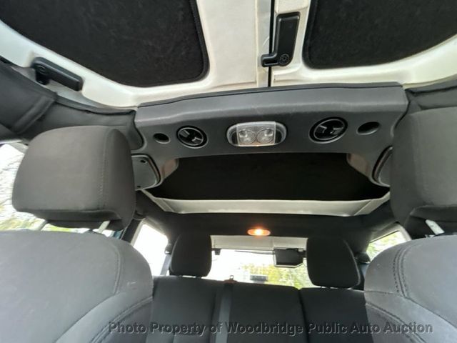 2016 Jeep Wrangler Unlimited 4WD 4dr Sport - 23016983 - 11