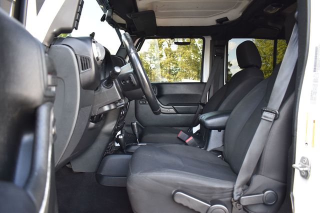 2016 Jeep Wrangler Unlimited 4WD 4dr Sport - 22999677 - 11