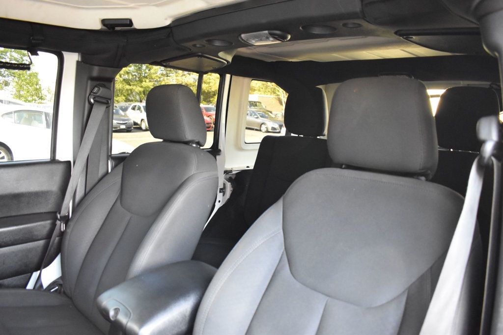 2016 Jeep Wrangler Unlimited 4WD 4dr Sport - 22999677 - 12