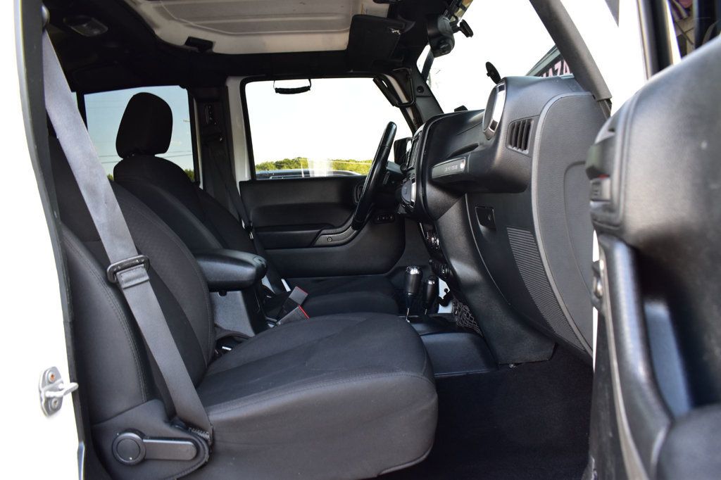 2016 Jeep Wrangler Unlimited 4WD 4dr Sport - 22999677 - 14