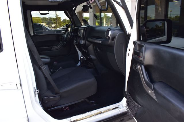 2016 Jeep Wrangler Unlimited 4WD 4dr Sport - 22999677 - 16