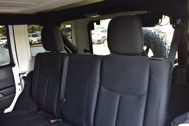 2016 Jeep Wrangler Unlimited 4WD 4dr Sport - 22999677 - 21