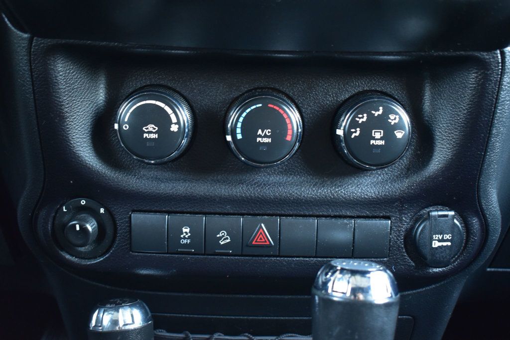 2016 Jeep Wrangler Unlimited 4WD 4dr Sport - 22999677 - 27