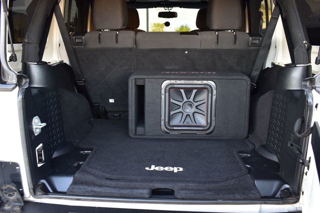 2016 Jeep Wrangler Unlimited 4WD 4dr Sport - 22999677 - 39