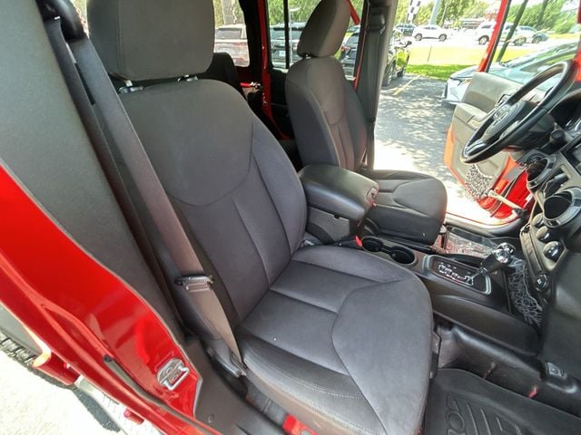 2016 Jeep Wrangler Unlimited 4WD 4dr Sport - 23039186 - 18