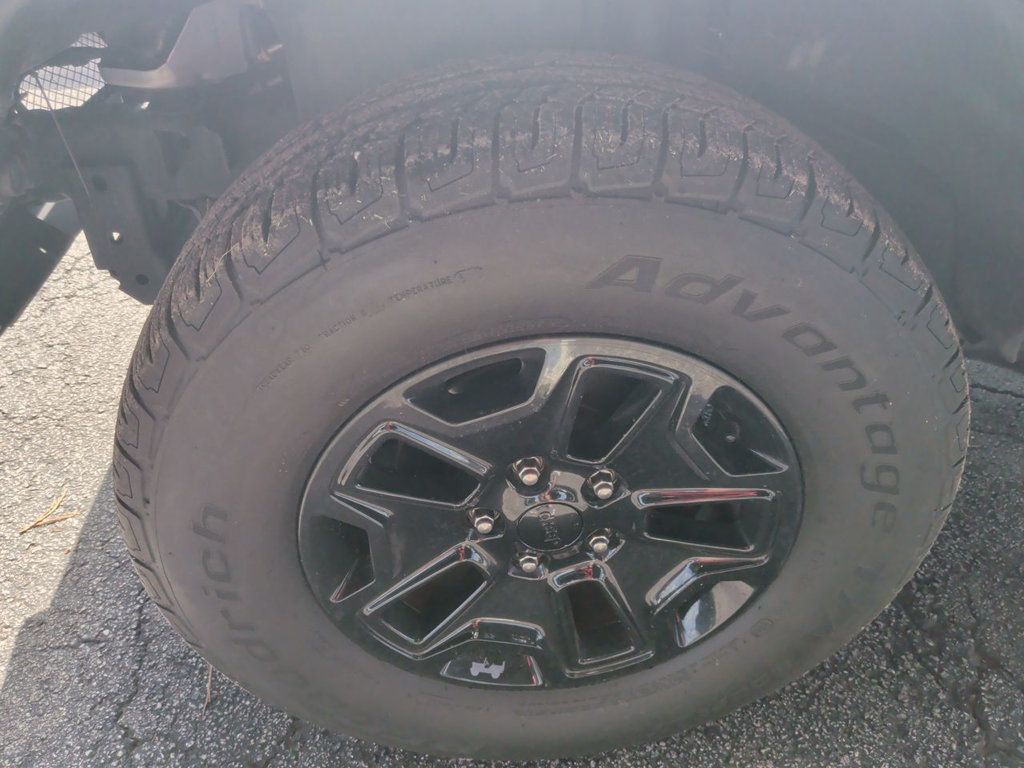 Jeep Wrangler Unlimited 4WD 4dr Sport photo 10