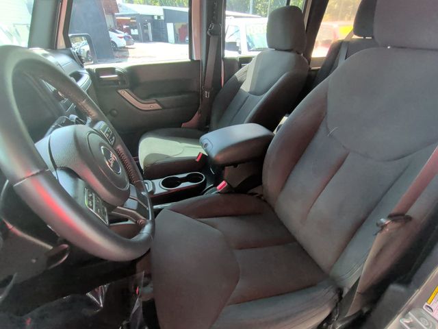 2016 Jeep Wrangler Unlimited 4WD 4dr Sport - 23072150 - 13