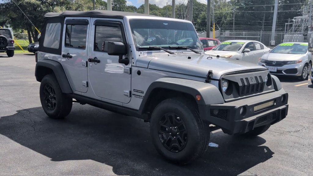 Jeep Wrangler Unlimited 4WD 4dr Sport photo 2
