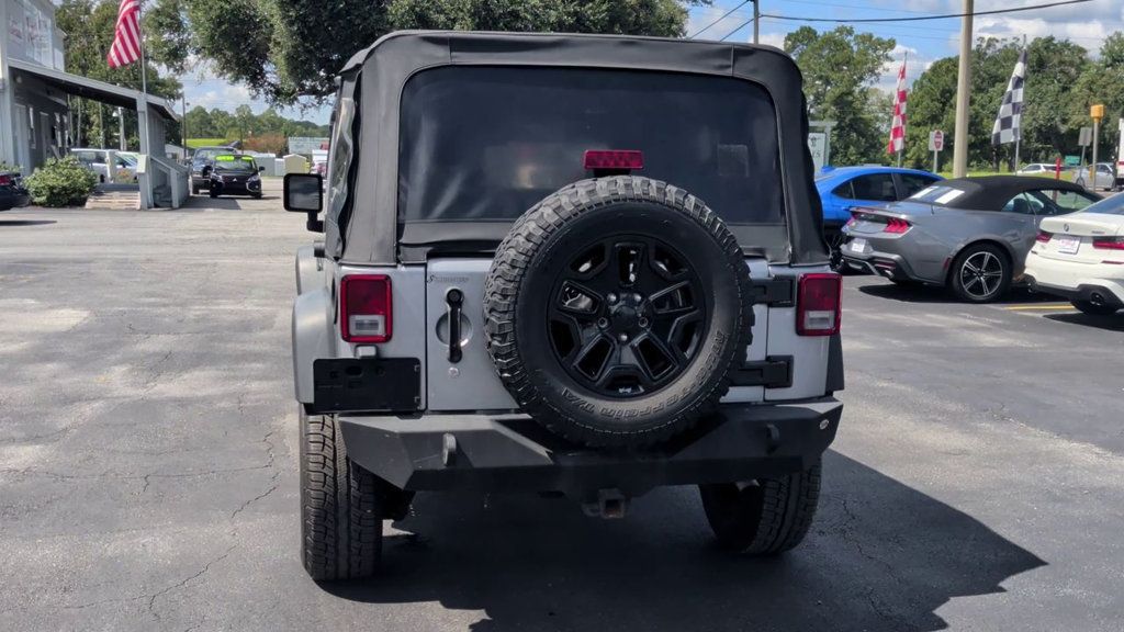Jeep Wrangler Unlimited 4WD 4dr Sport photo 7