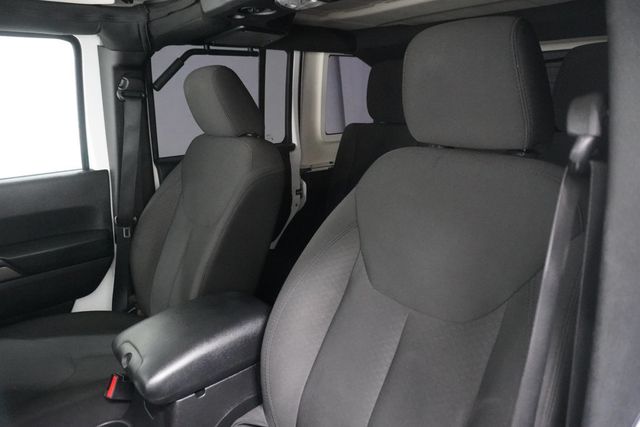 2016 Jeep Wrangler Unlimited 4WD 4dr Sport - 23039888 - 11