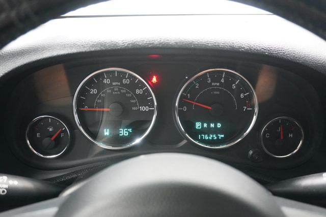 2016 Jeep Wrangler Unlimited 4WD 4dr Sport - 23039888 - 16