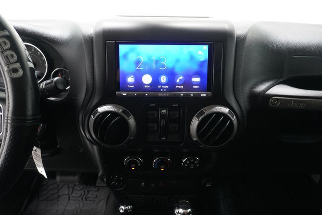 2016 Jeep Wrangler Unlimited 4WD 4dr Sport - 23039888 - 17