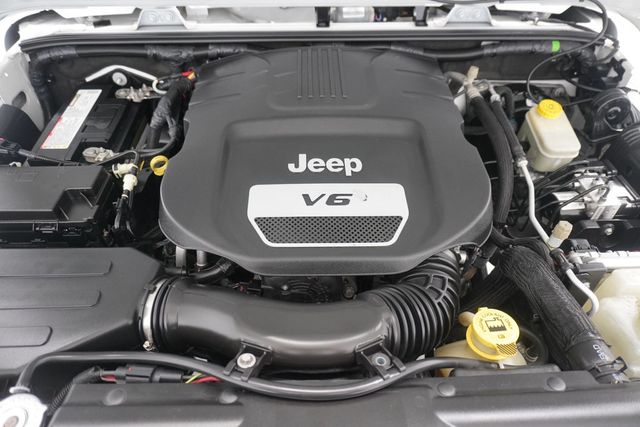 2016 Jeep Wrangler Unlimited 4WD 4dr Sport - 23039888 - 25