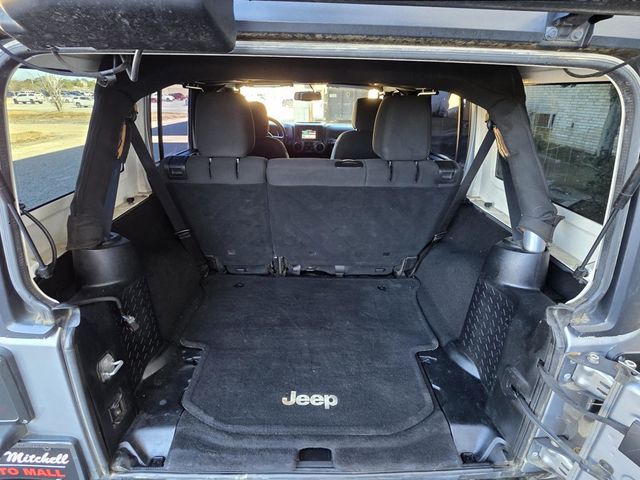 2016 Jeep Wrangler Unlimited 4WD 4dr Sport - 22982684 - 11