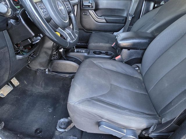 2016 Jeep Wrangler Unlimited 4WD 4dr Sport - 22982684 - 5