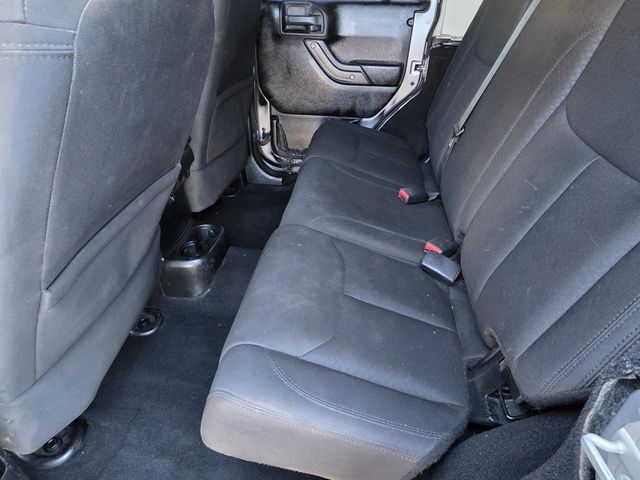 2016 Jeep Wrangler Unlimited 4WD 4dr Sport - 22982684 - 7