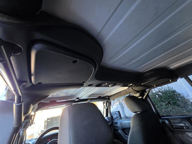 2016 Jeep Wrangler Unlimited 4WD 4dr Sport - 22982684 - 8