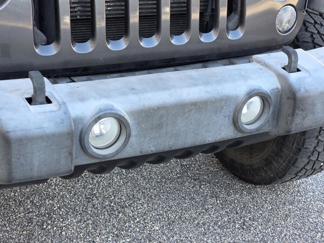 2016 Jeep Wrangler Unlimited 4WD 4dr Sport - 22982688 - 20
