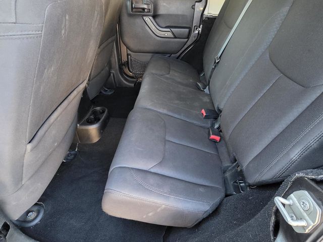 2016 Jeep Wrangler Unlimited 4WD 4dr Sport - 22982688 - 7