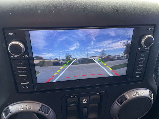 2016 Jeep Wrangler Unlimited 4WD 4dr Sport - 22954156 - 7