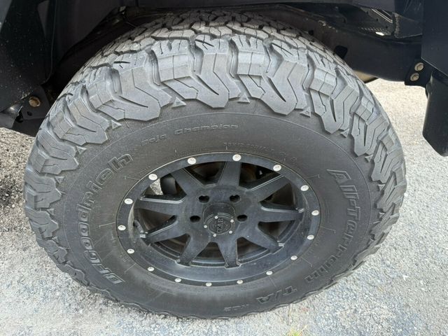 2016 Jeep Wrangler Unlimited 4WD 4dr Sport - 23074603 - 9