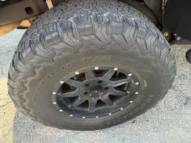 2016 Jeep Wrangler Unlimited 4WD 4dr Sport - 23074603 - 14