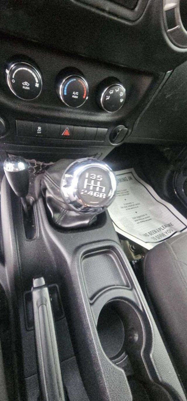 2016 Jeep Wrangler Unlimited 4WD 4dr Sport - 22995208 - 8