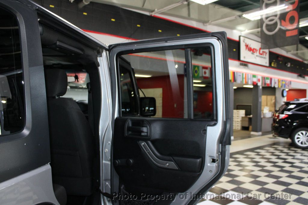 2016 Jeep Wrangler Unlimited 4WD 4dr Sport - 22942428 - 31