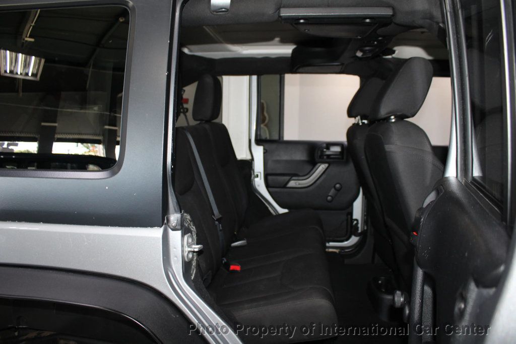 2016 Jeep Wrangler Unlimited 4WD 4dr Sport - 22942428 - 32