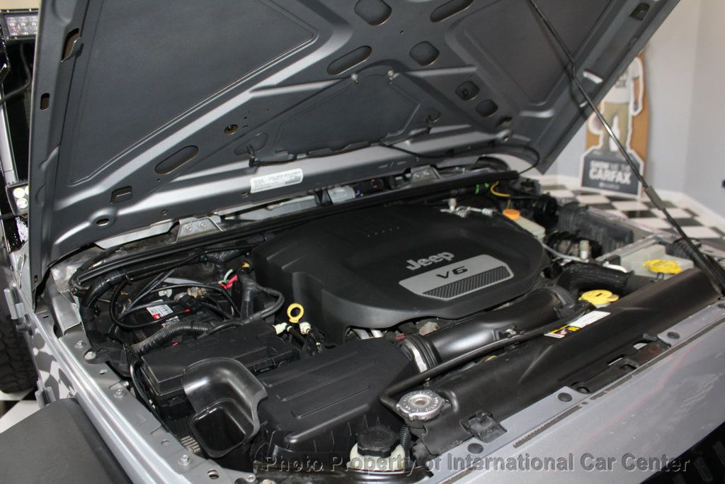 2016 Jeep Wrangler Unlimited 4WD 4dr Sport - 22942428 - 40