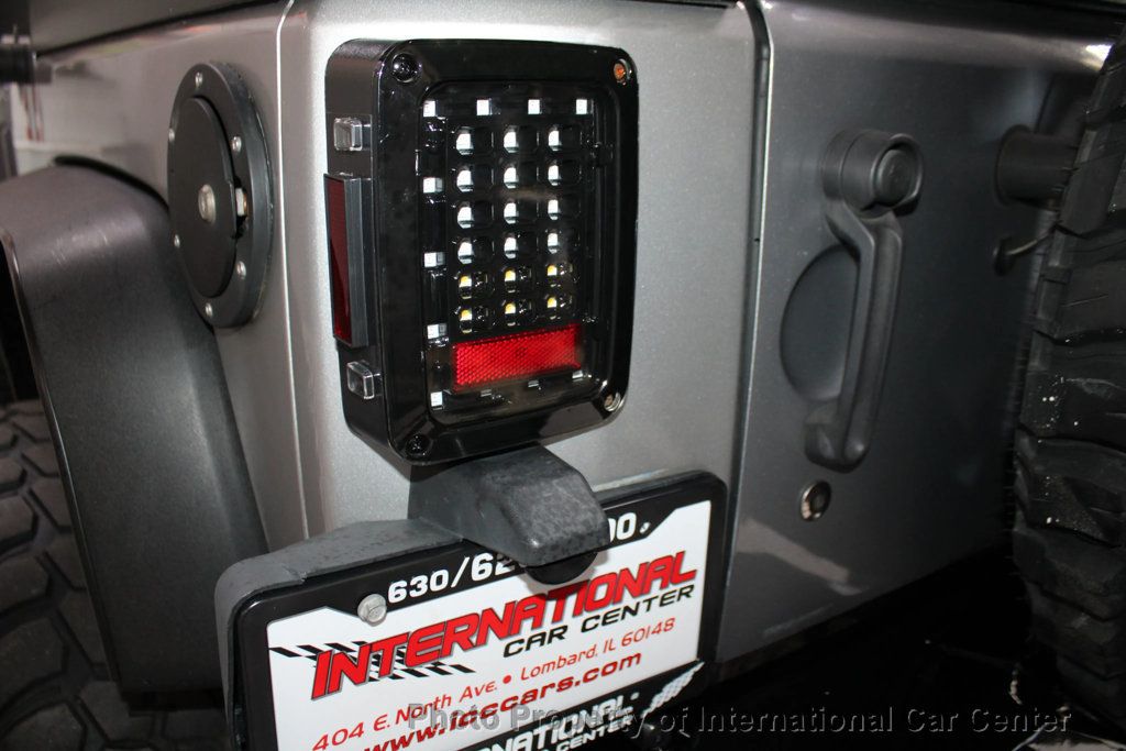 2016 Jeep Wrangler Unlimited 4WD 4dr Sport - 22942428 - 46