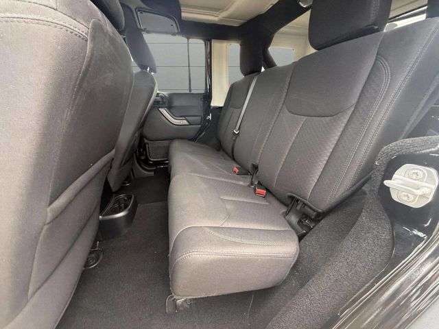 2016 Jeep Wrangler Unlimited 4WD 4dr Sport - 22930521 - 13