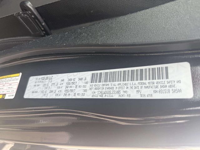 2016 Jeep Wrangler Unlimited 4WD 4dr Sport - 22930521 - 28
