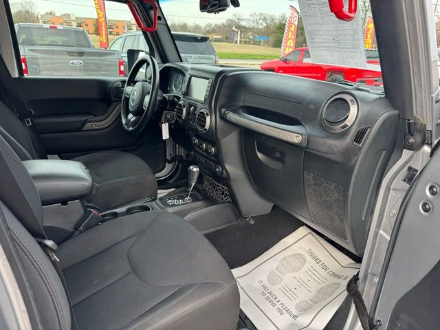 2016 Jeep Wrangler Unlimited 4WD 4dr Sport - 22326257 - 12