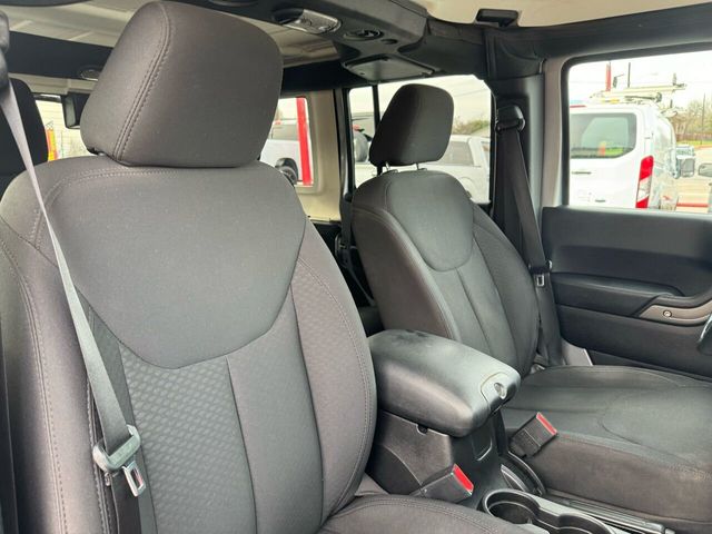 2016 Jeep Wrangler Unlimited 4WD 4dr Sport - 22326257 - 13