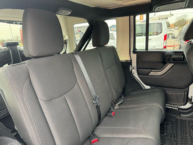 2016 Jeep Wrangler Unlimited 4WD 4dr Sport - 22326257 - 15
