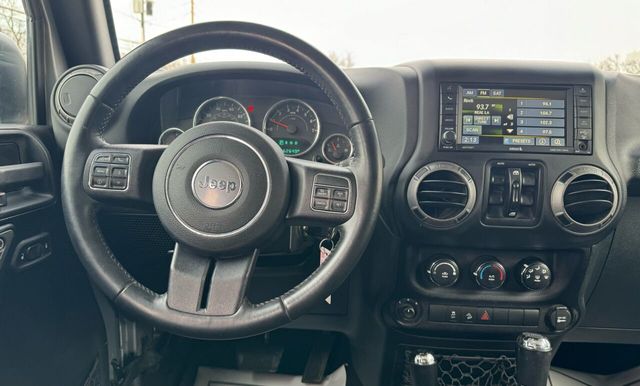 2016 Jeep Wrangler Unlimited 4WD 4dr Sport - 22326257 - 16