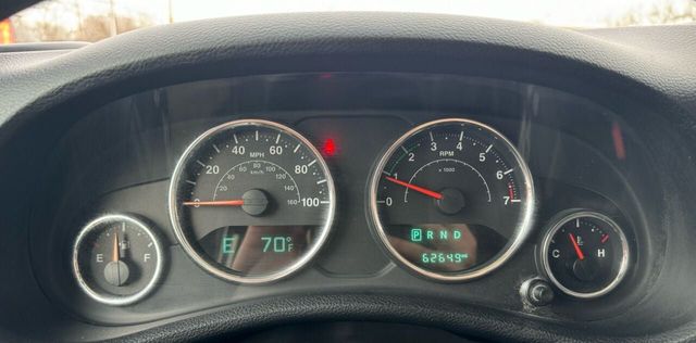 2016 Jeep Wrangler Unlimited 4WD 4dr Sport - 22326257 - 17