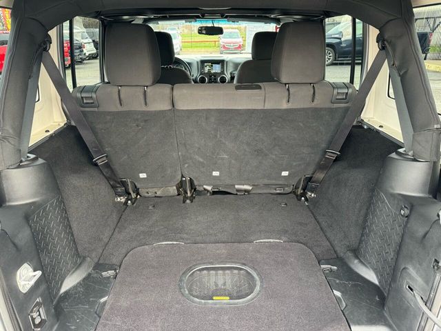 2016 Jeep Wrangler Unlimited 4WD 4dr Sport - 22326257 - 19