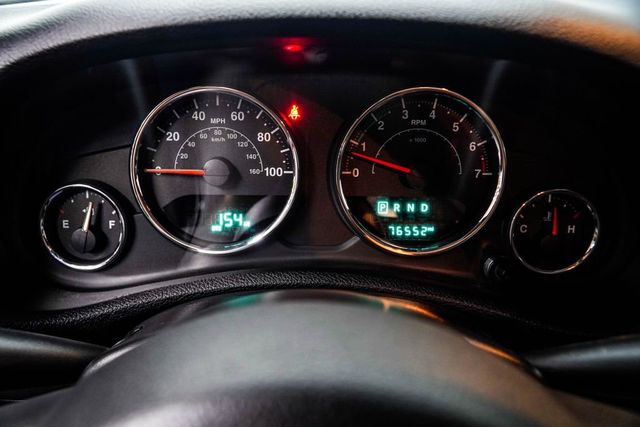 2016 Jeep Wrangler Unlimited 4WD 4dr Sport - 23078667 - 27